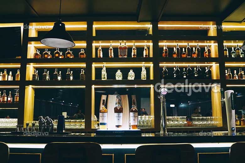 Dealjava High 5 Bar And Lounge Package Of Special Dinner 1 Main Course 1 Drink